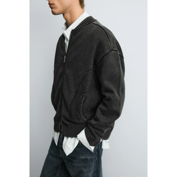 ТРИКОТАЖНЫЙ БОМБЕР С ЭФФЕКТОМ ПОТЕРТОСТИ