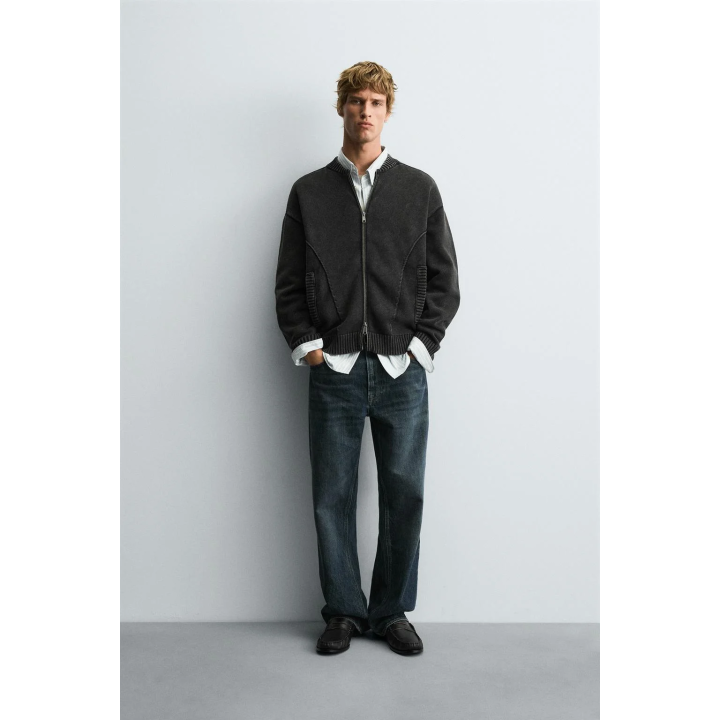 ТРИКОТАЖНЫЙ БОМБЕР С ЭФФЕКТОМ ПОТЕРТОСТИ