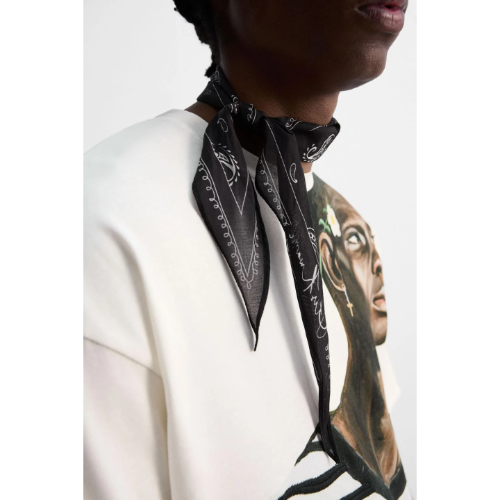 БАНДАНА ИЗ ХЛОПКА И ШЕЛКА © OTIS KWAME KYE QUAICOE