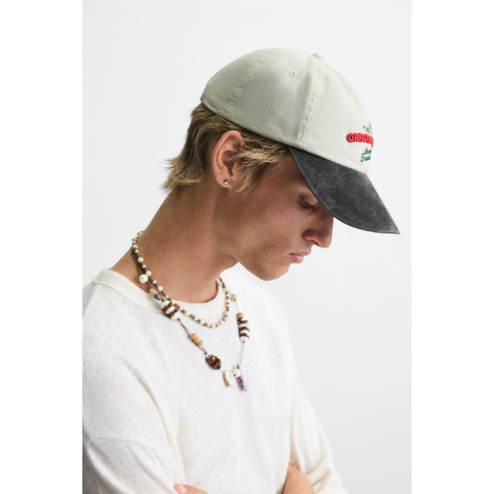 КЕПКА С КОНТРАСТНОЙ ВЫШИВКОЙ