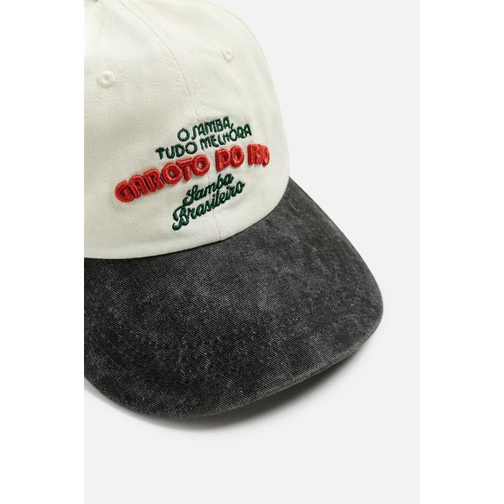 КЕПКА С КОНТРАСТНОЙ ВЫШИВКОЙ