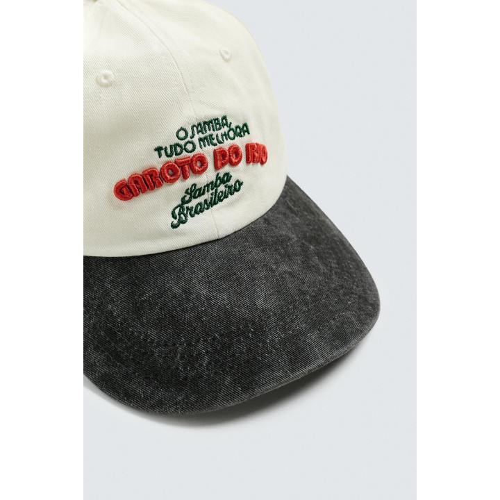 КЕПКА С КОНТРАСТНОЙ ВЫШИВКОЙ