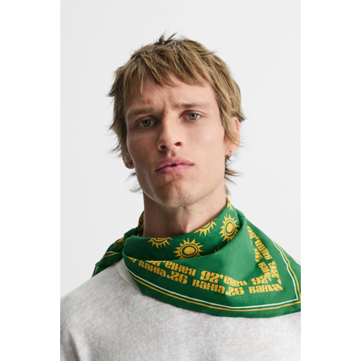 БАНДАНА С ГРАФИЧЕСКИМ ПРИНТОМ