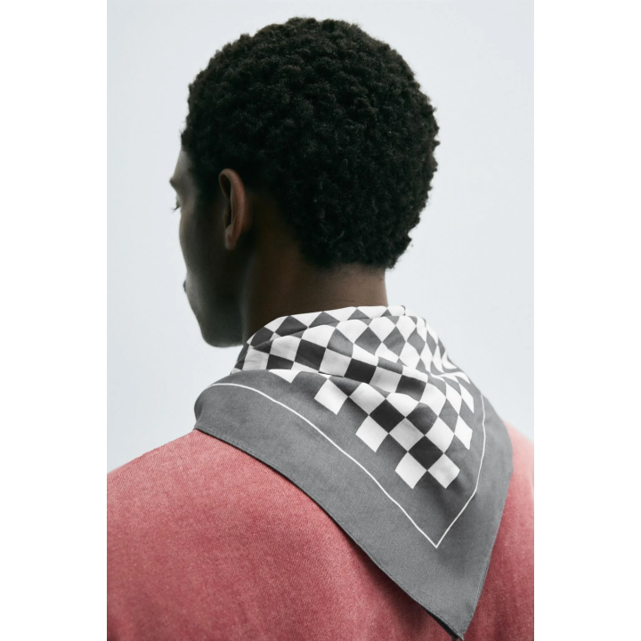 БАНДАНА В КЛЕТКУ С ПРИНТОМ