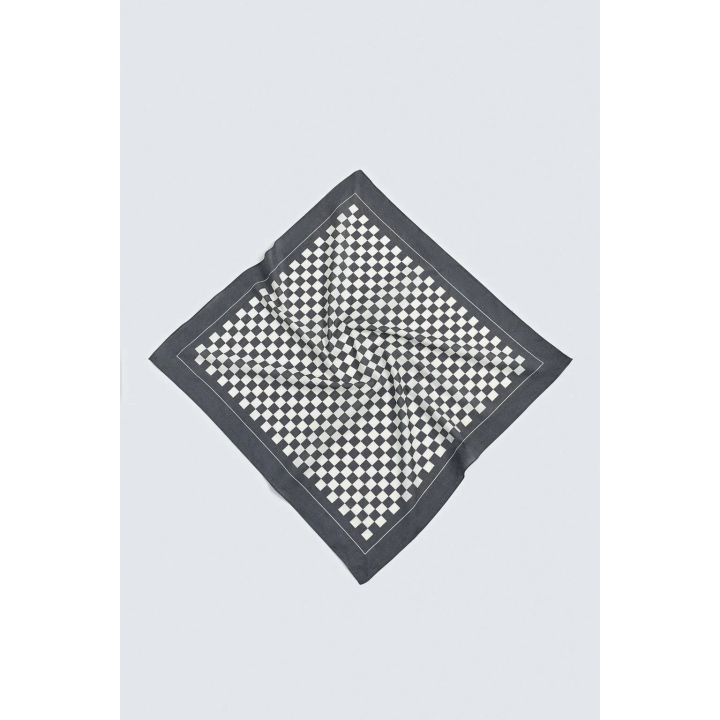 БАНДАНА В КЛЕТКУ С ПРИНТОМ