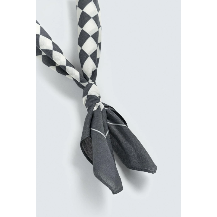 БАНДАНА В КЛЕТКУ С ПРИНТОМ