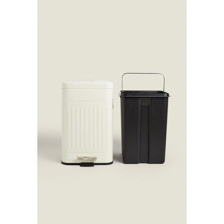 БАНДАНА С КОНТРАСТНОЙ ВЫШИВКОЙ