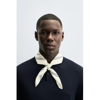 БАНДАНА С КОНТРАСТНОЙ ВЫШИВКОЙ