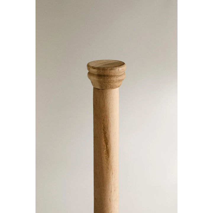 БАНДАНА С КОНТРАСТНОЙ ВЫШИВКОЙ