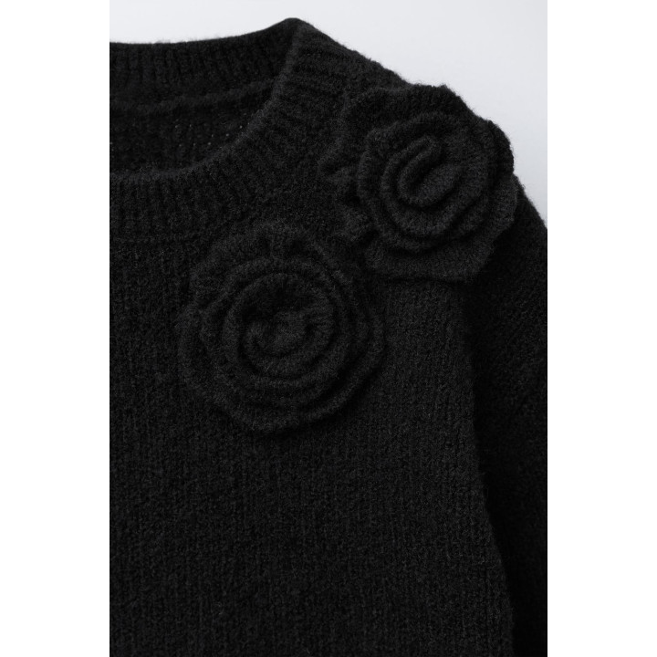 ТРИКОТАЖНЫЙ ДЖЕМПЕР С ЦВЕТАМИ