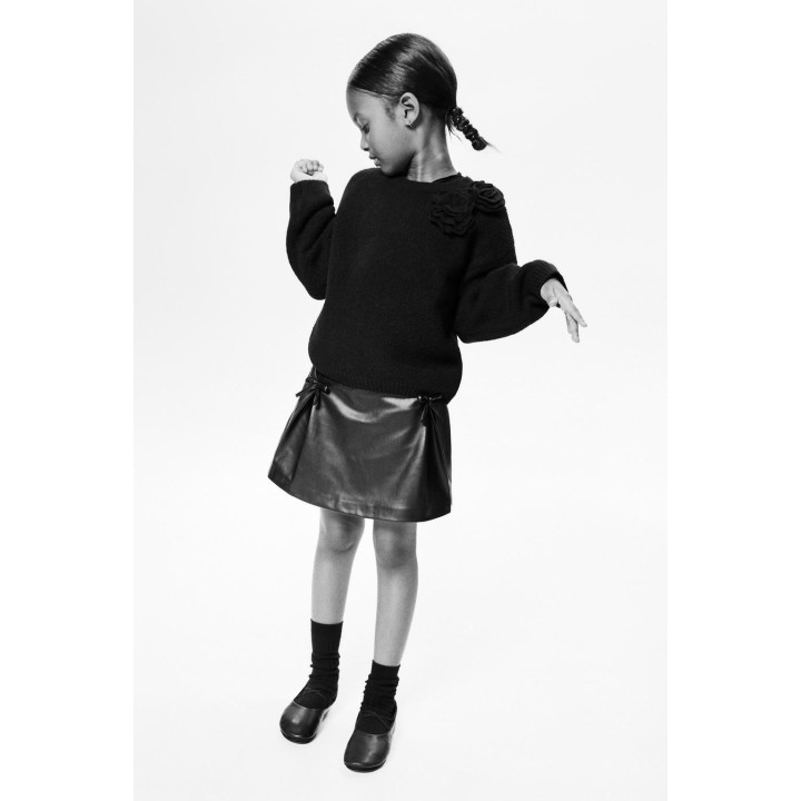 ТРИКОТАЖНЫЙ ДЖЕМПЕР С ЦВЕТАМИ