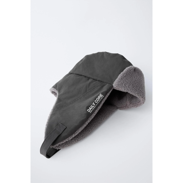 TECHNICAL FAUX SHEARLING CAP