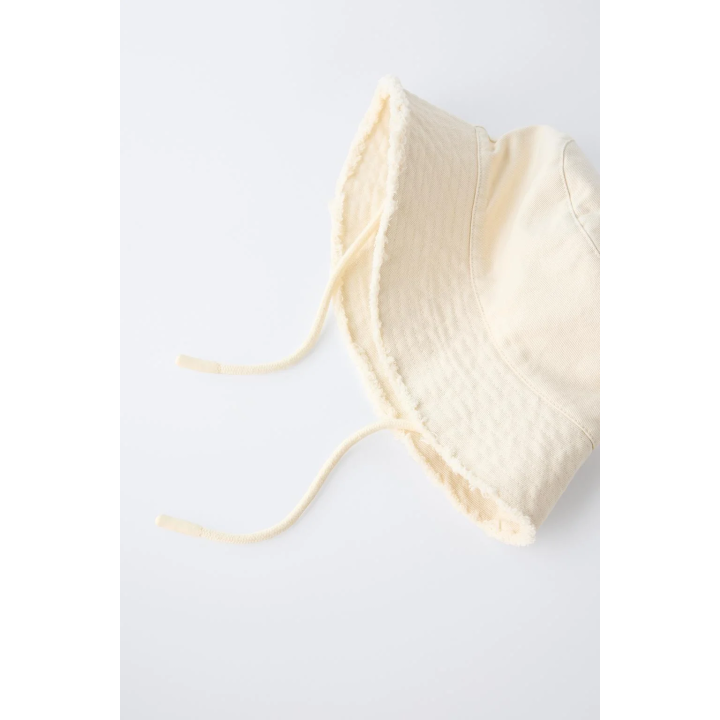 Ведро с шляпкой с треснутыми краями