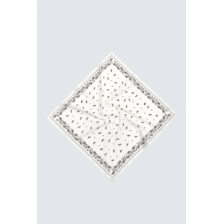 БАНДАНА С ПРИНТОМ ПЕЙСЛИ