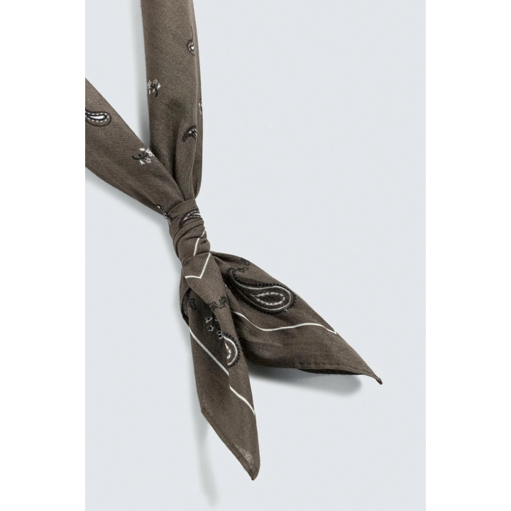 БАНДАНА С ПРИНТОМ ПЕЙСЛИ