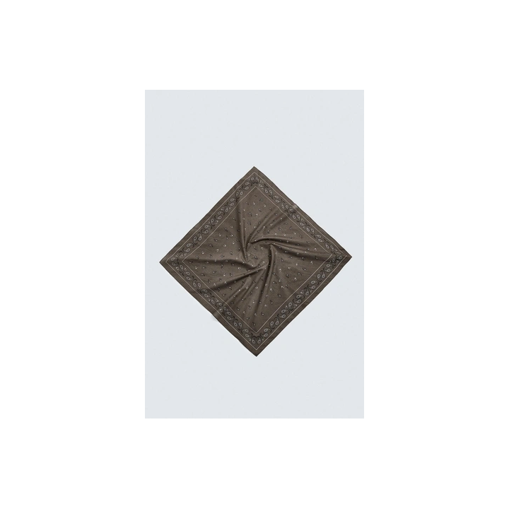 БАНДАНА С ПРИНТОМ ПЕЙСЛИ