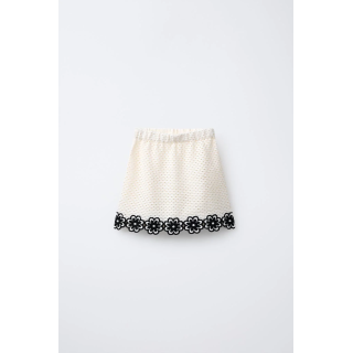 Юбка из вязанного крючком с кружевным узором