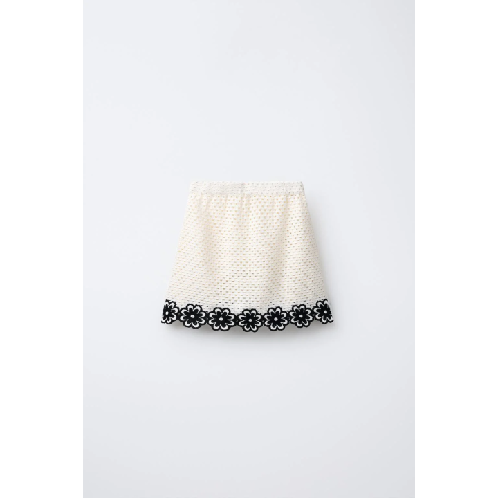 Юбка из вязанного крючком с кружевным узором