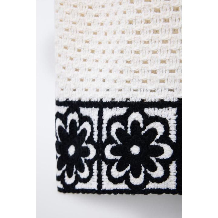 Топ с крючком в цветочном дизайне с макраме горловиной