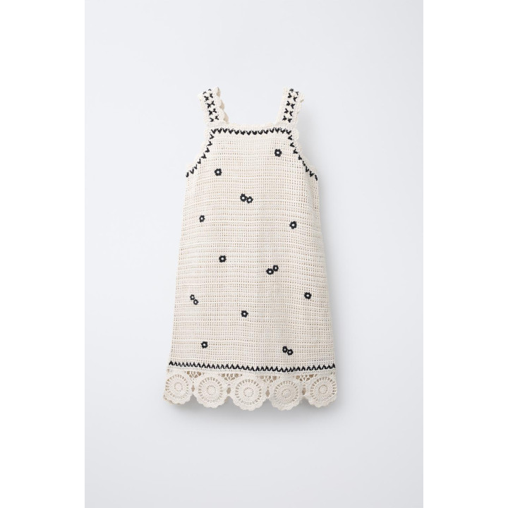 ТРИКОТАЖНОЕ ПЛАТЬЕ С ЦВЕТАМИ