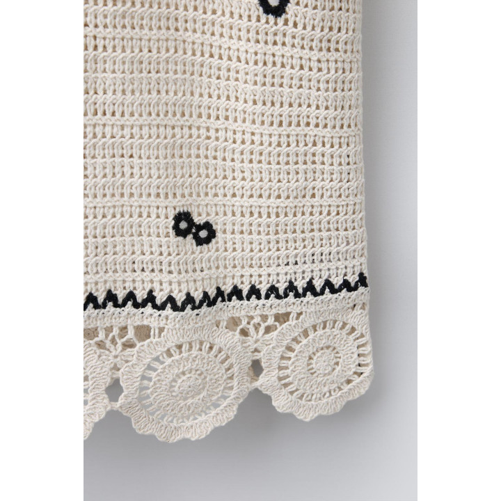 ТРИКОТАЖНОЕ ПЛАТЬЕ С ЦВЕТАМИ