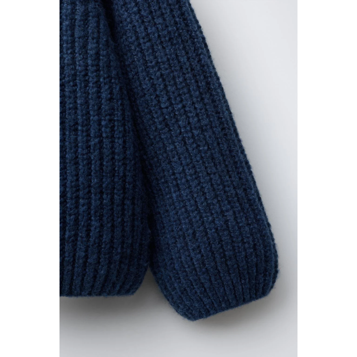 ВЯЗАНЫЙ КАРДИГАН С СЕРДЦАМИ