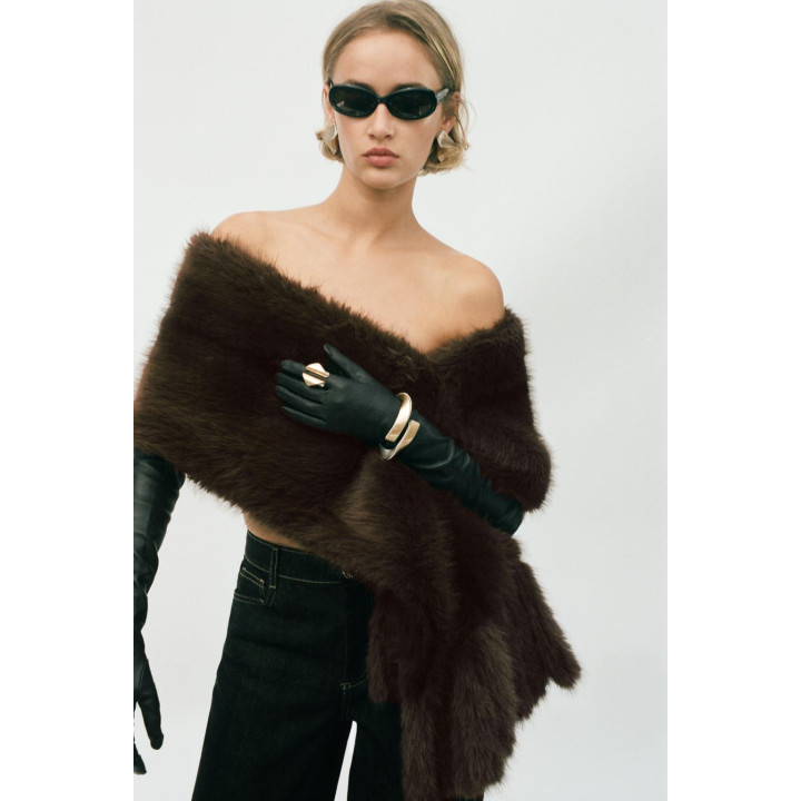 ОДНОТОННЫЙ ШАРФ ИЗ ИСКУССТВЕННОГО МЕХА С БАХРОМОЙ