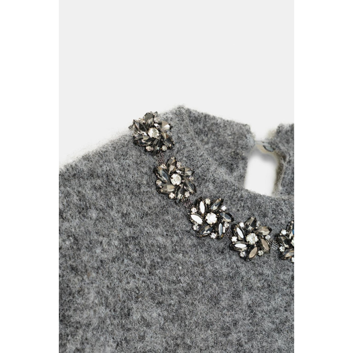 Пуловер с короткими рукавами и бисерными бусинами