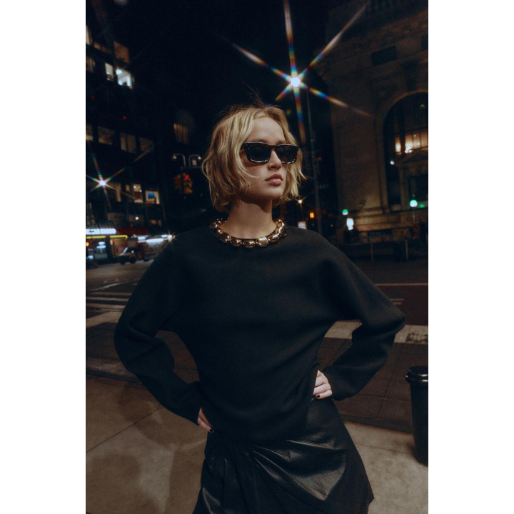 ДЖЕМПЕР ВЯЗАНЫЙ С БУСИНАМИ НА ВОРОТНИКЕ