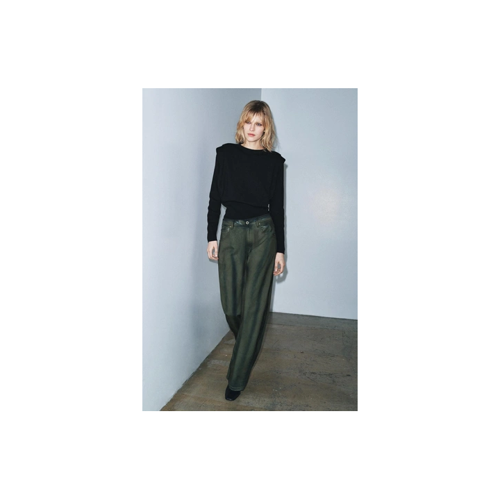 ВЯЗАНЫЙ СВИТЕР С ПОГОНАМИ