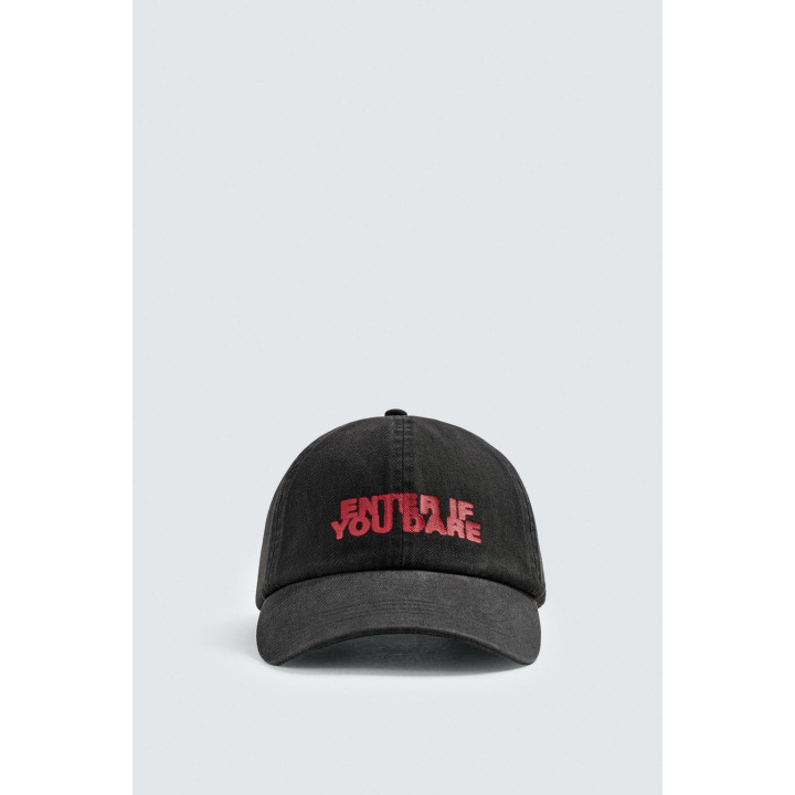 КЕПКА ИЗ СТИРАНОГО ХЛОПКА С ПРИНТОМ