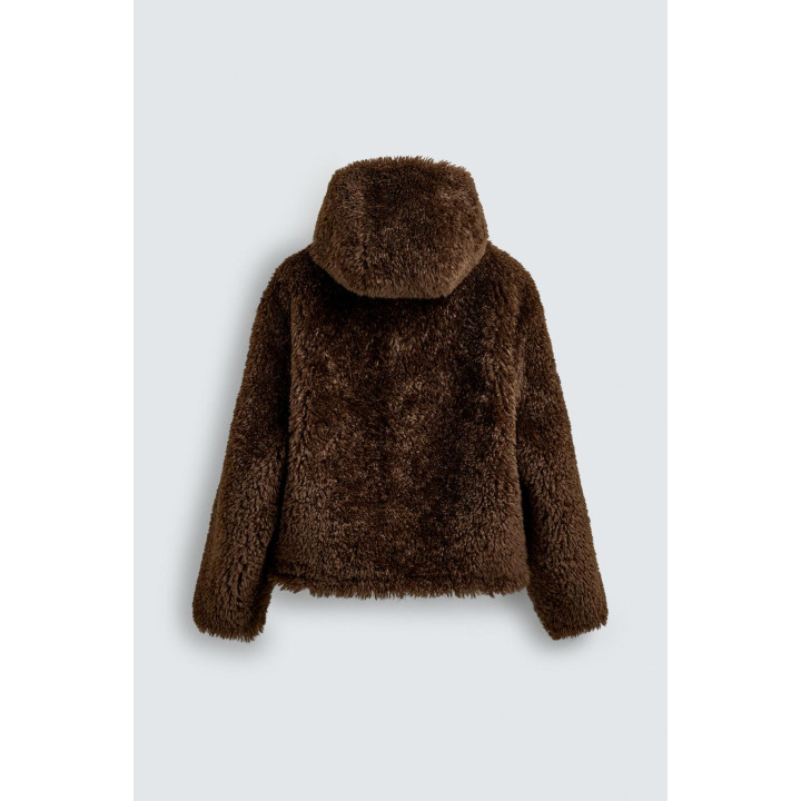 КУРТКА ИЗ ИСКУССТВЕННОГО МЕХА С КАПЮШОНОМ