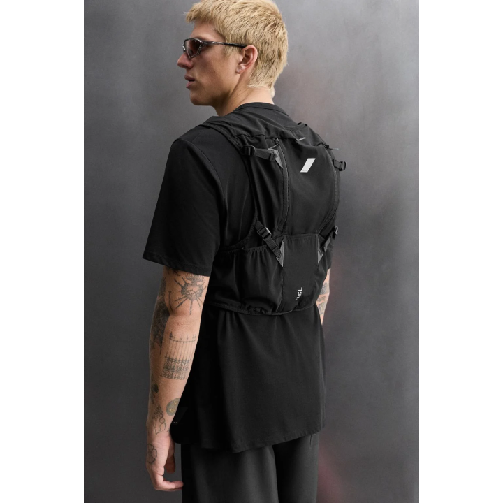 Технический спортивный жилет