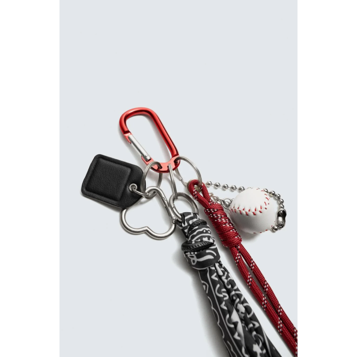 БРЕЛОК С НЕСКОЛЬКИМИ ПОДВЕСКАМИ