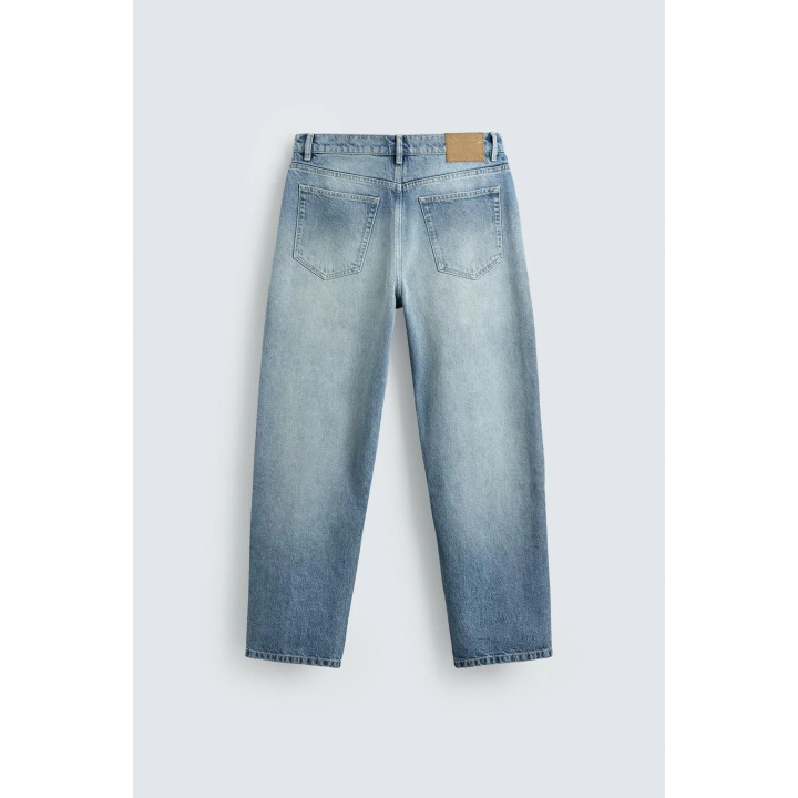 Джинсы прямого кроя с швами
