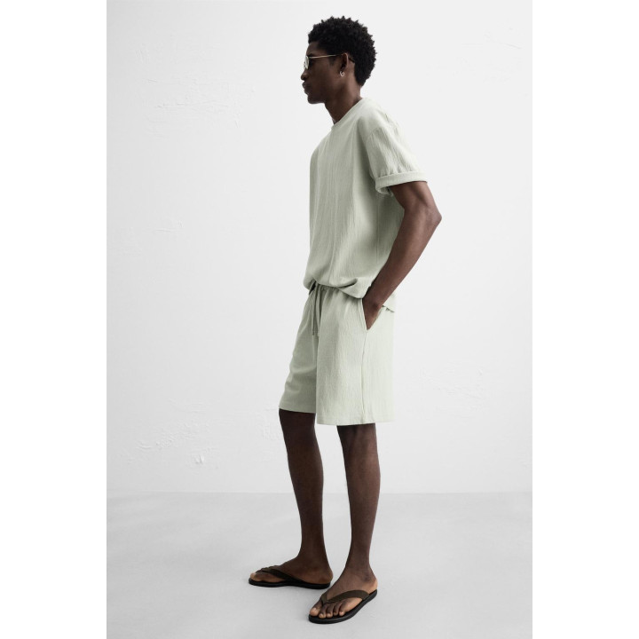 ШОРТЫ-ДЖОГГЕРЫ ИЗ РЕЛЬЕФНОЙ ТКАНИ