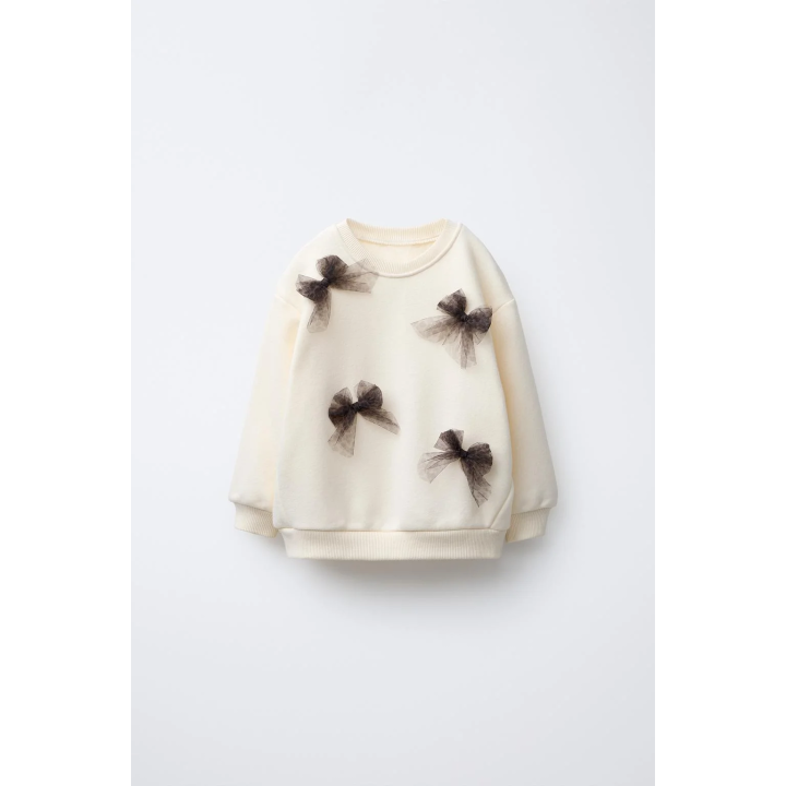 ТОЛСТОВКА С ТЮЛЕВЫМИ БАНТИКАМИ