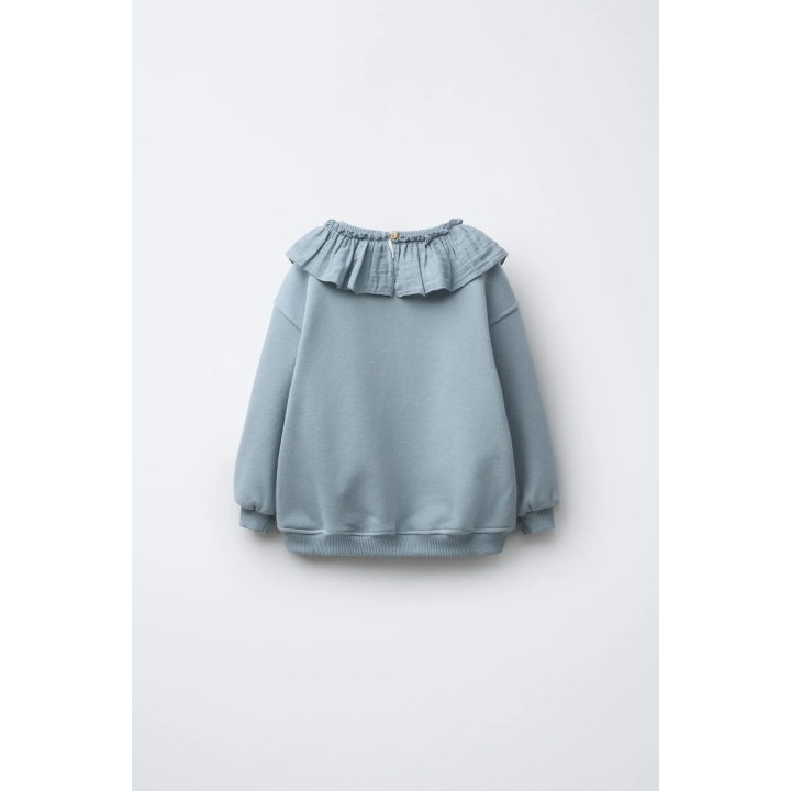 ТОЛСТОВКА С КРУГЛЫМ ВОРОТНИКОМ В ДЕРЕВЕНСКОМ СТИЛЕ