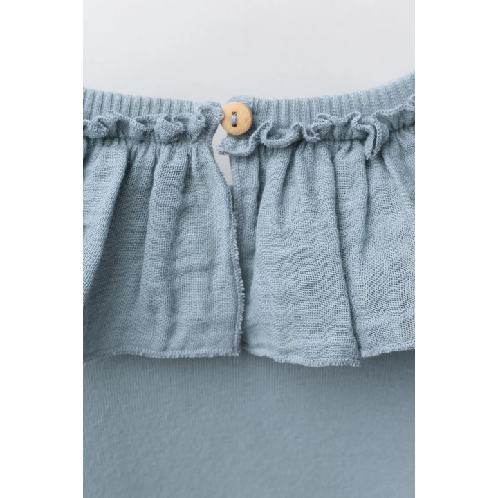 ТОЛСТОВКА С КРУГЛЫМ ВОРОТНИКОМ В ДЕРЕВЕНСКОМ СТИЛЕ