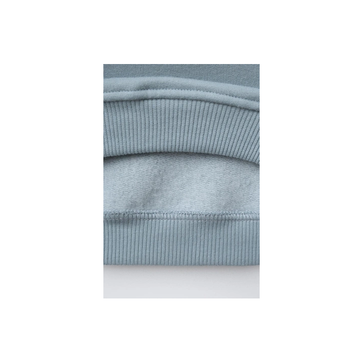 ТОЛСТОВКА С КРУГЛЫМ ВОРОТНИКОМ В ДЕРЕВЕНСКОМ СТИЛЕ