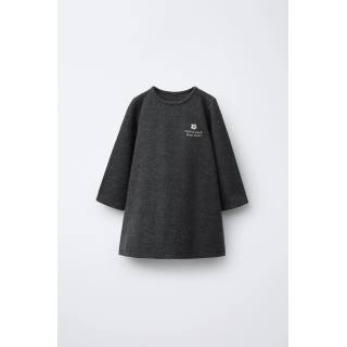 ПЛАТЬЕ SOFT TOUCH С ВЫШИТОЙ НАДПИСЬЮ