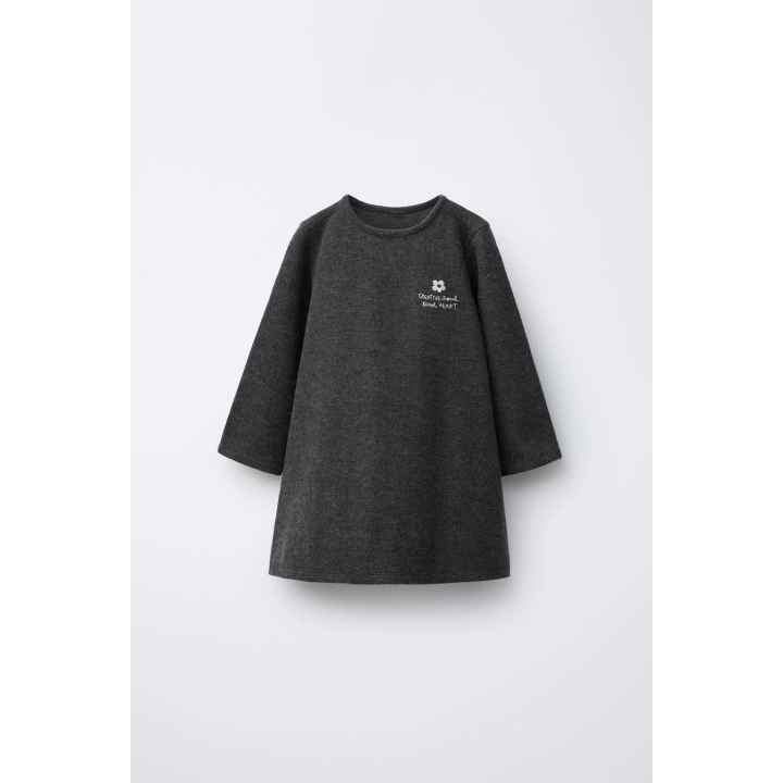 ПЛАТЬЕ SOFT TOUCH С ВЫШИТОЙ НАДПИСЬЮ