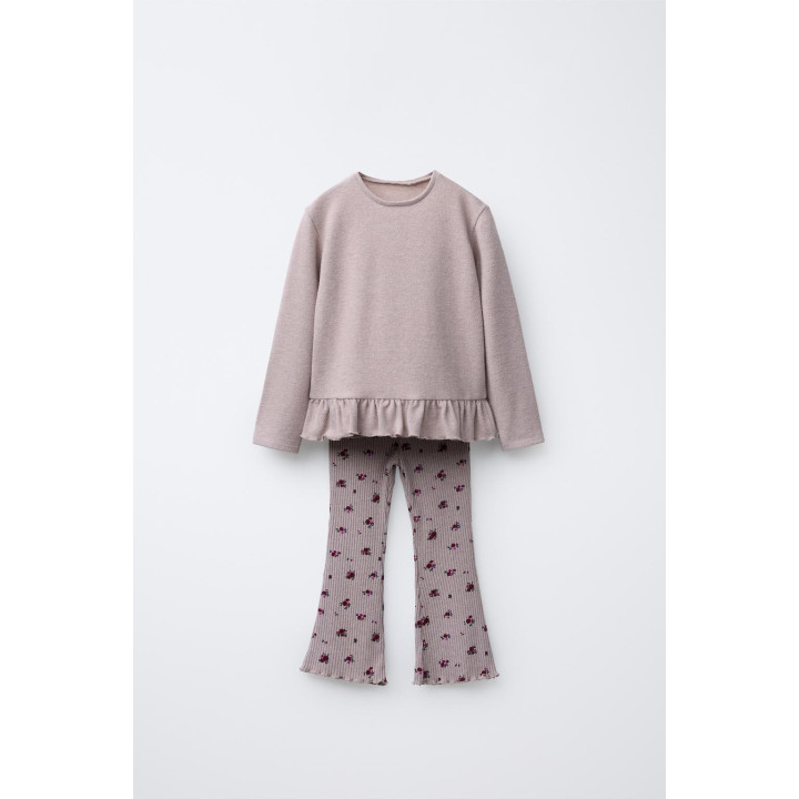 КОМПЛЕКТ ИЗ ФУТБОЛКИ И ЛЕГГИНСОВ SOFT TOUCH С ПРИНТОМ