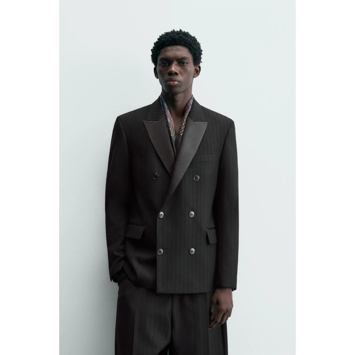 Пиджак limited edition с двойной пуговицей и приталенным покроем