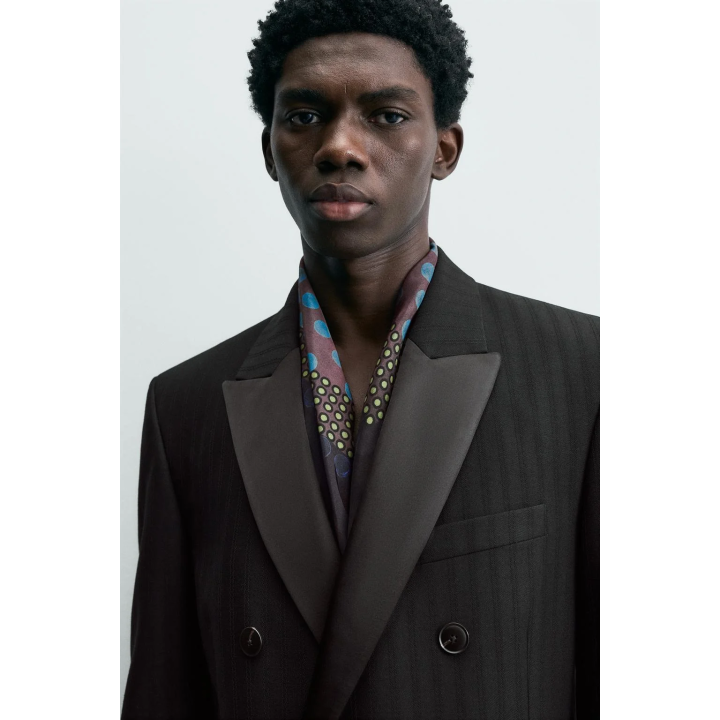 Пиджак limited edition с двойной пуговицей и приталенным покроем