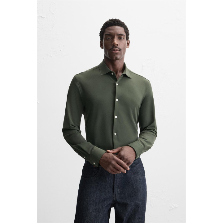 РУБАШКА ИЗ ЭЛАСТИЧНОЙ РЕЛЬЕФНОЙ ТКАНИ