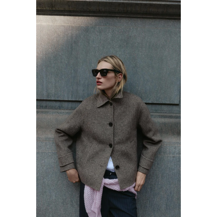 КОРОТКОЕ ПАЛЬТО В ЕЛОЧКУ