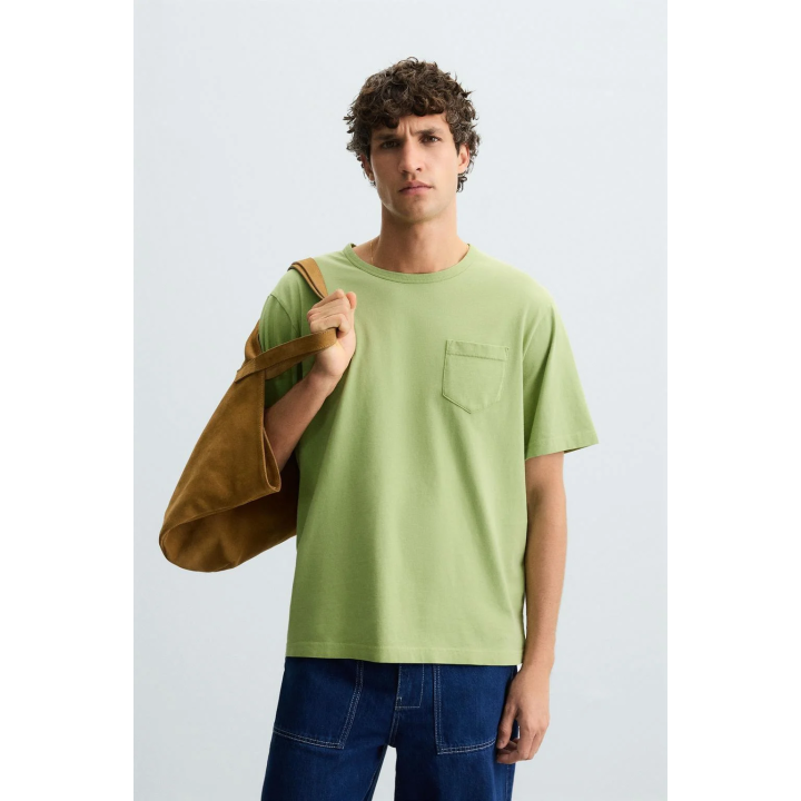 ФУТБОЛКА С КАРМАНОМ И ЭФФЕКТОМ СТИРКИ