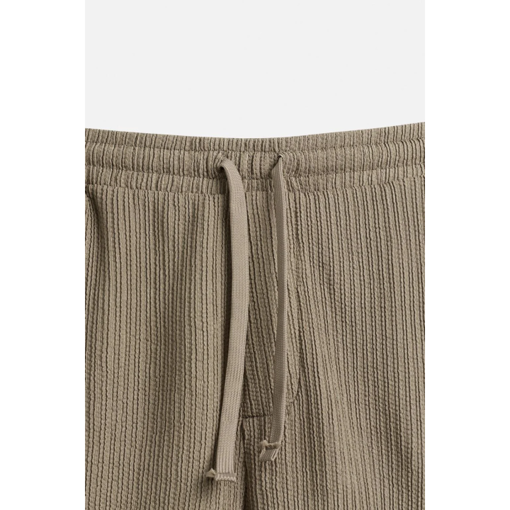 ШОРТЫ-БЕРМУДЫ С НЕОДНОРОДНОЙ ТЕКСТУРОЙ