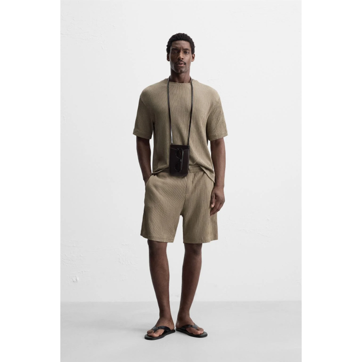 ШОРТЫ-БЕРМУДЫ С НЕОДНОРОДНОЙ ТЕКСТУРОЙ